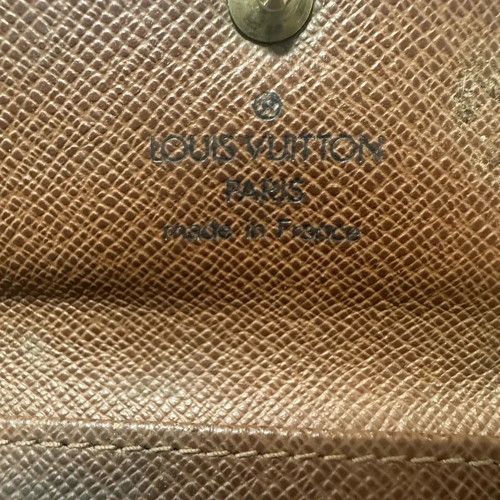 LOUIS VUITTON Monogram Multiples 4 Ring Key Holder​​​